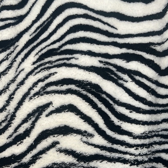 REVOLVE x Plush Stay Warm & Cozy Zebra Sherpa Teddy Jacket Size Small. - Picture 10 of 16